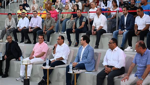 رئيس الوزراء خلال