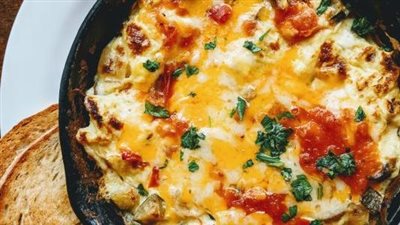 طاجن خطير وجديد.. طريقة عمل شكشوكة البيض في الفرن ووصفة للدايت