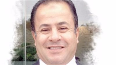 هل حصل نجل مالك أشهر سلسلة ماركت في مصر على الجنسية البريطانية؟