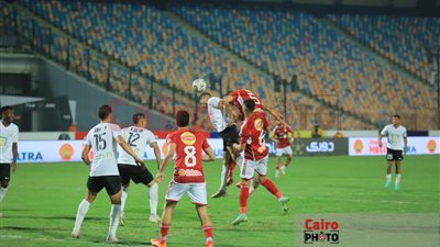 الغلبة للأحمر.. تاريخ مواجهات الأهلي والبنك قبل مباراة اليوم