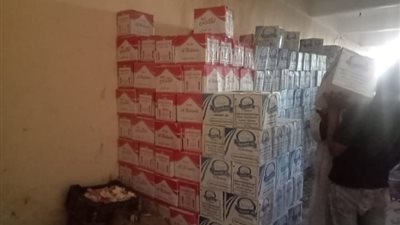 خاماته مجهولة المصدر.. ضبط مصنع خل وكلور دون ترخيص في قنا 