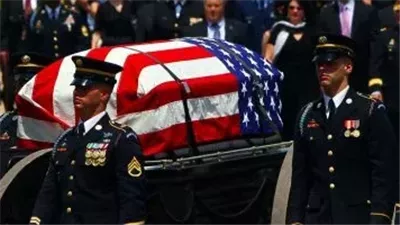 تلاوة القرآن الكريم في جنازة ضابط بالجيش الأمريكي.. ما القصة؟
