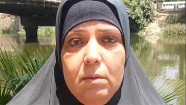 انهيار والدة شاب