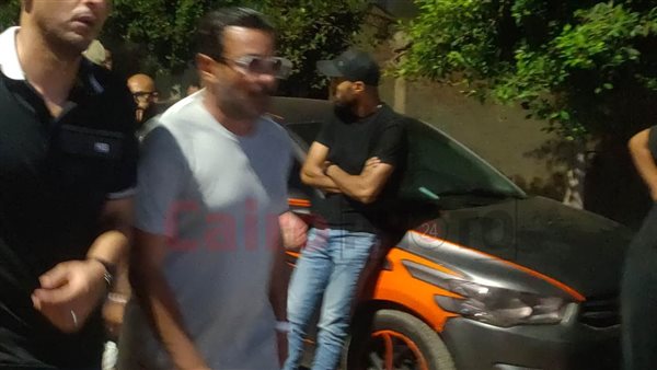  فنانون بجنازة المنتجين