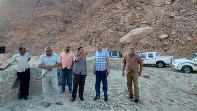 بعد أمطار شلاتين.. رئيس مدينة سفاجا يتفقد السدود والبحيرات| صور