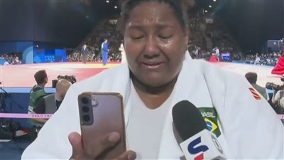 فعلتها من أجل جدتي.. بكاء لاعبة جودو برازيلية عقب الفوز على لاعبة إسرائيل وحصد الميدالية الذهبية