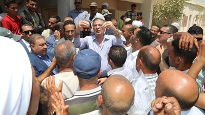 بعد تلقيه شكاوى.. وزير الزراعة يفاجئ جمعية فرهاش بالبحيرة ويقرر إقالة الطاقم الإداري 