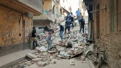 الحماية المدنية تواصل استخراج ضحايا عقار الساحل.. والدفع بمعدات ثقيلة| فيديو 