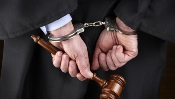 محامي متهم - تعبيرية