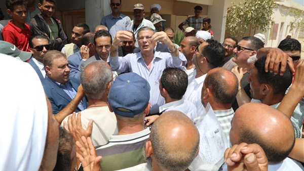 وزير الزراعة خلال