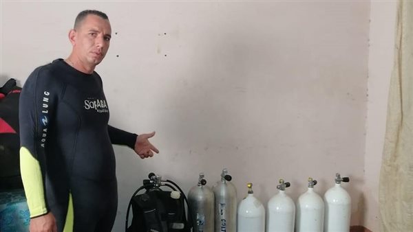 الدولار ومعدات الإنقاذ