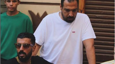 طارق النهري: محمد سامي قرر تأجيل تصوير مسلسل إش إش حدادًا على وفاة المنتجين الـ4 