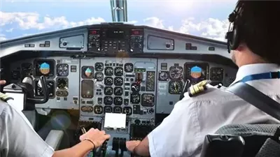 هشغّلكم طيارين.. القبض على طيار مزيف خرج من السجن لممارسة هوايته في النصب