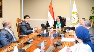 وزيرة البيئة تستقبل عددا من النواب لبحث تضرر الصيادين من قرار وقف الصيد بالبحر الأحمر