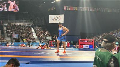 عبد اللطيف منيع يخسر في ربع نهائي المصارعة وينتظر فرصة الترضية