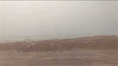 سيول وفصل الكهرباء.. أجواء شتوية وأمطار بأسوان في عز الصيف 