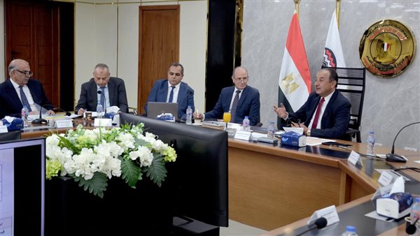 خلال الاجتماع 