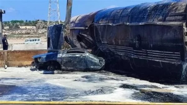 حريق بسيارة نقل محملة