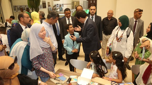 الوزير خلال الملتقى