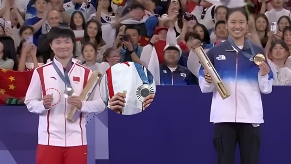 لاعبة الصين أثناء