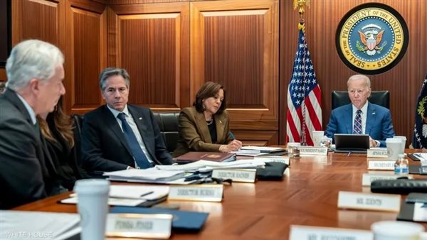 بايدن وفريقه بالبيت