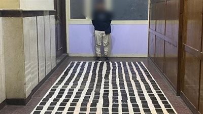 بـ4 ملايين جنيه.. القبض على شخص بتهمة حيازة 50 كجم حشيش بالقاهرة 