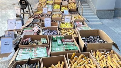 القبض على صاحب ورشة تصنيع ألعاب نارية بحوزته 1.2 مليون صاروخ بالفيوم