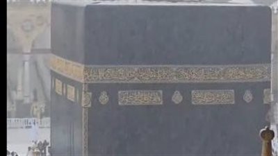 هطول أمطار غزيرة على المسجد الحرام | فيديو