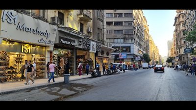 الكهرباء تناشد أصحاب المحال التجارية بفصل التيار عن اليفط المضيئة نهارًا