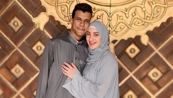 عصام صاصا وزوجته