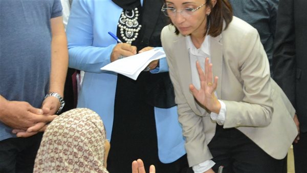 محافظ البحيرة تبحث