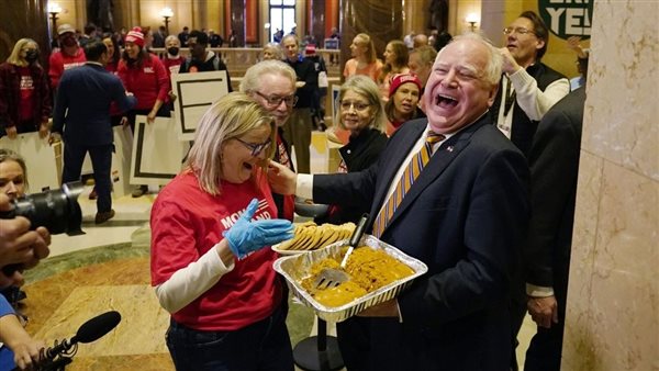 تيم والز المرشح لمنصب