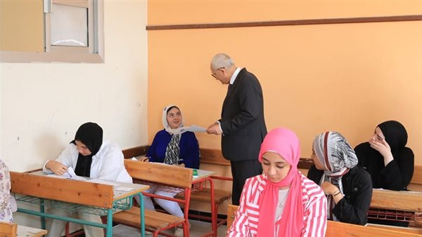 وزير التعليم السابق