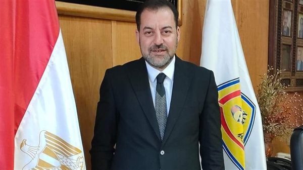 الدكتور أحمد عناني