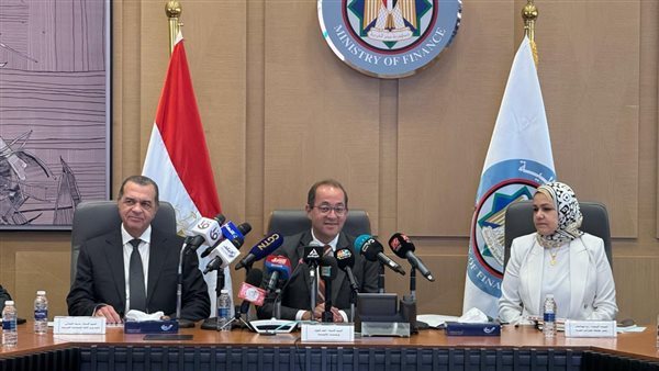 رئيسة مصلحة الضرائب