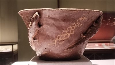 المتحف المصري بالتحرير يعرض مجموعة من الأواني الفخارية | صور 