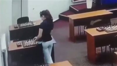 بمادة الزئبق.. لاعبة روسية تسمم زميلتها للفوز ببطولة الشطرنج | فيديو 