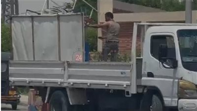 التحقيق مع مسجل تعدى على موظفي حي حلوان بسلاح أبيض