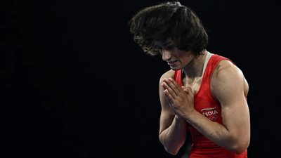 تحطمت أحلامي.. اعتزال المصارعة الهندية فوجات بعد استبعادها من الأولمبياد بسبب زيادة وزنها