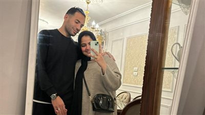 يوم حزين على بيتي| زوج يشارك تجربة زوجته مع السرطان عبر فيسبوك.. وآلاف الدعوات من أجلها  