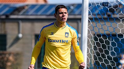 لمزاملة وسام أبو علي.. يوسف ساليتش لاعب سيريوس السويدي يدخل حسابات الأهلي لدعم الهجوم 