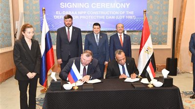 المقاولون العرب وروساتوم الروسية يوقعان عقد تنفيذ أعمال بمحطة الضبعة النووية بـ418 مليون دولار