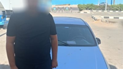 حركات استعراضية.. الداخلية تكشف ملابسات فيديو سير قائدي سيارتين برعونة في القاهرة