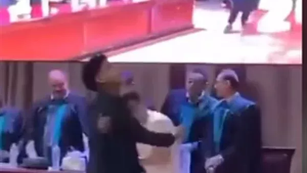 رقص طالب بجامعة الزقازيق