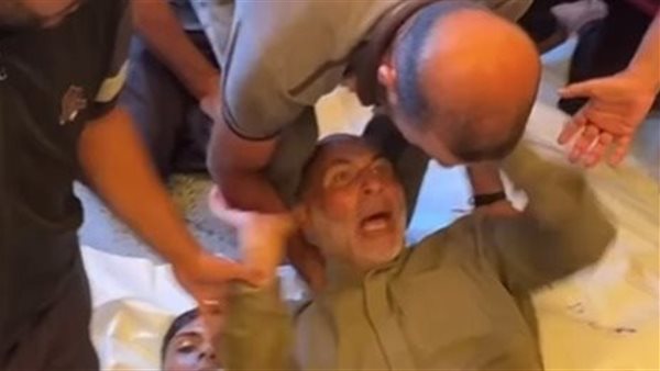  أب ينهار أثناء تشييع
