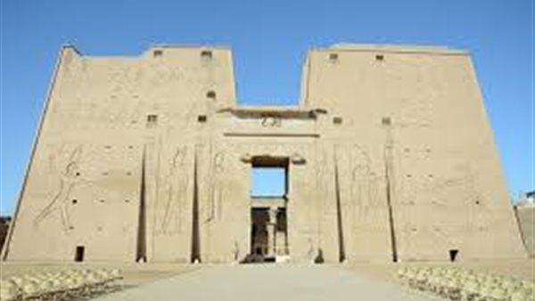 معبد إدفو بأسوان