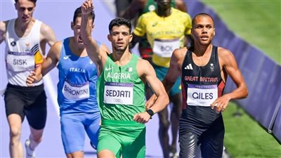 العداء الجزائري جمال سجاتي يتأهل لنهائي أولمبياد باريس 2024 في سباق 800 متر