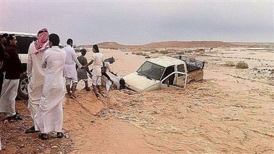 درجة الحرارة في السعودية.. ترتفع متجاهلة استمرار السيول وزخات البرد