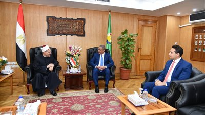 مفتي الجمهورية والمحافظ يبحثان إنشاء مقر لدار الإفتاء بمدينة الفيوم 