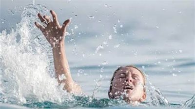 مصرع شقيقين من البحيرة غرقًا بأحد شواطئ الساحل الشمالي | بث مباشر